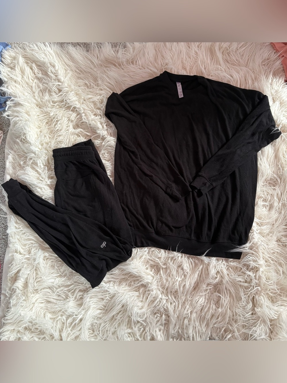 Alo Yoga Black Loungewear Set Soho Pullover & Alosoft Joggers Size Small